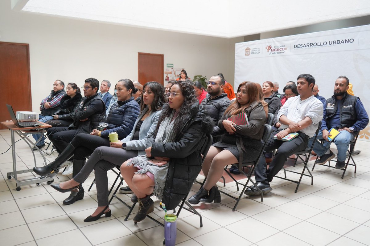 IMEVISedomex's tweet photo. En el marco de las actividades del #DíaNaranja, la #FamiliaIMEVIS a través de la Unidad de Igual de Género y Erradicación de la violencia, recibió a la Maestra Paola Estefania Marin Gonzales con la conferencia, “Nutrición como acto de Amor Propio”. 🧡
#ElPoderDeServir https://t.co/WBINJWv3tJ