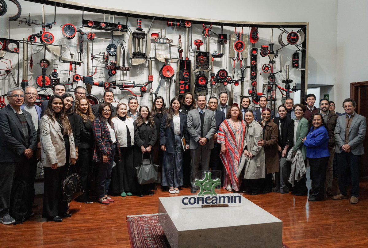 Se llevó a cabo la sesión de Comisiones Unidas de la #CONCAMIN, en la cual participaron la Comisión de Inclusión y Diversidad, presidida por Mariana Alva; PyME, presidida por Juan Pablo García, <a href="/directorCAINTRA/">Juan Pablo García Garza</a>; y de Innovación, encabezada por su vicepresidente Eduardo Vidal.