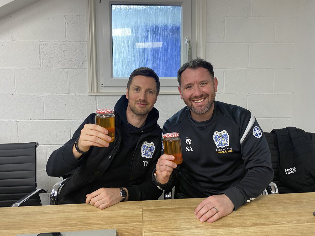 Trying to become the official honey supplier to <a href="/buryfcofficial/">Bury Football Club</a>.
Hopefully <a href="/TimLees10/">Tim Lees</a> &amp; <a href="/samashton86/">Sam Ashton</a> like the product. 
#HoneyBees
#Bees