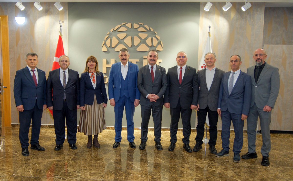 ProfAliOzturk's tweet photo. Çorum Valimiz olarak görev yaptığı 5 yılda riyasetlerinde önemli çalışmalara imza attığımız İçişleri Bakanımız Sn. Mustafa Çiftçi’yi ağırlayarak üniversitemizdeki son dönem gelişmeleri sunduk. Nazik ziyaretleri için Sn. Bakanımıza teşekkür ederim. Rabbim, yar ve yardımcısı olsun. https://t.co/Fsqqh2UqV6
