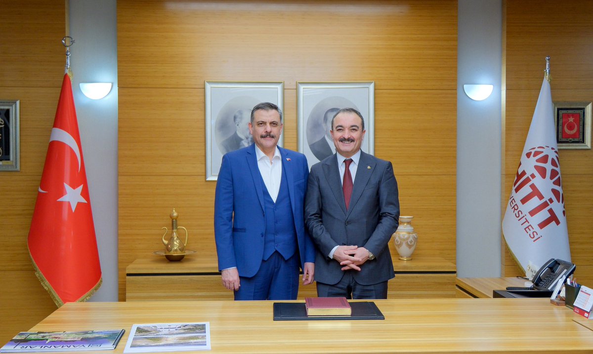 ProfAliOzturk's tweet photo. Çorum Valimiz olarak görev yaptığı 5 yılda riyasetlerinde önemli çalışmalara imza attığımız İçişleri Bakanımız Sn. Mustafa Çiftçi’yi ağırlayarak üniversitemizdeki son dönem gelişmeleri sunduk. Nazik ziyaretleri için Sn. Bakanımıza teşekkür ederim. Rabbim, yar ve yardımcısı olsun. https://t.co/Fsqqh2UqV6