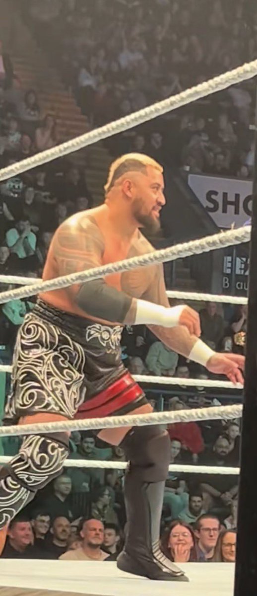 Zak_4lyf's tweet image. Uncle Howdy had Solo Sikoa blushing 😭 😭 😭