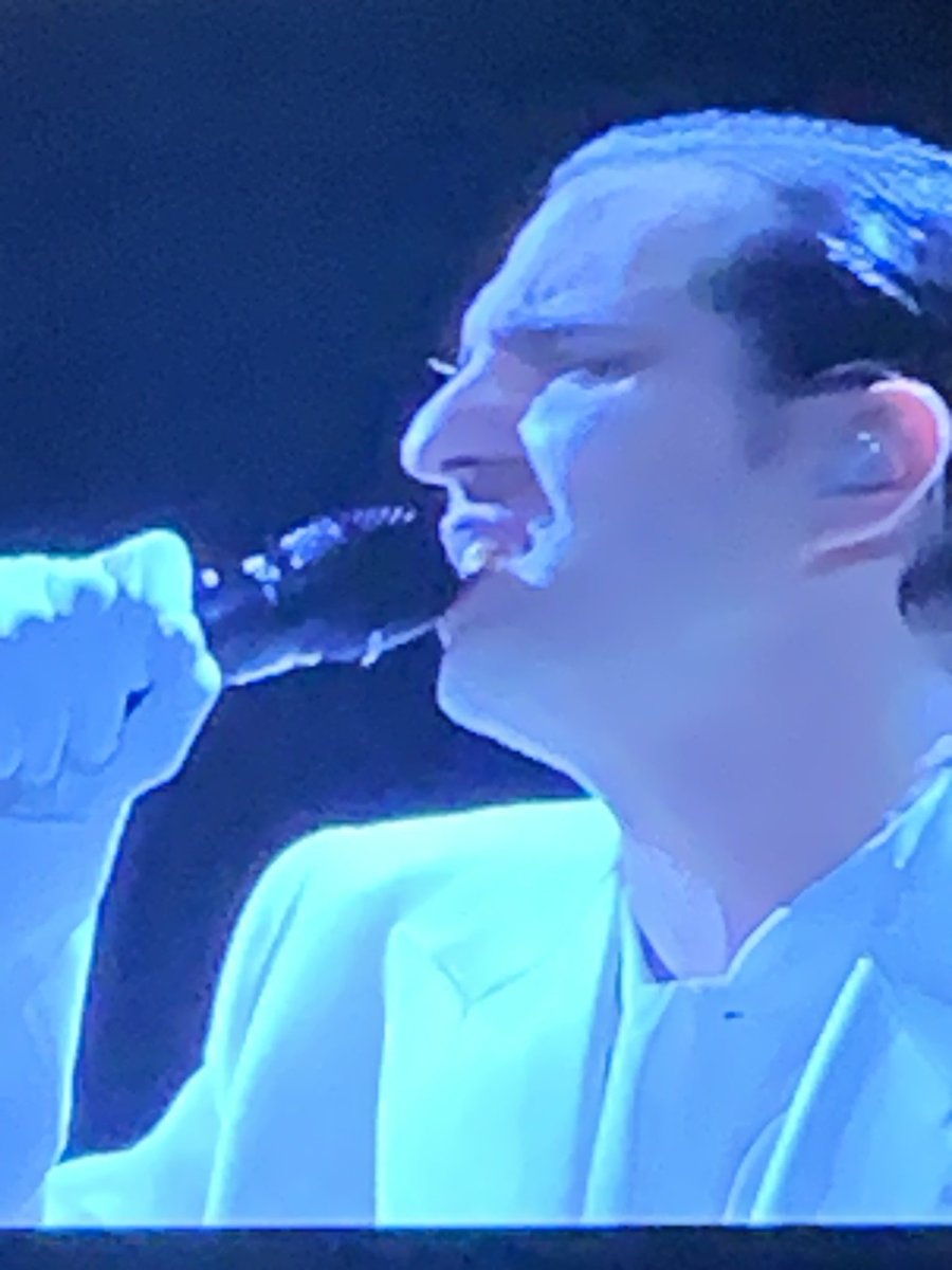 LuisandaD's tweet photo. Questo ragazzo è proprio bravo 
Queste sono canzoni #Sanremo2026 https://t.co/I8rpIZJhz9