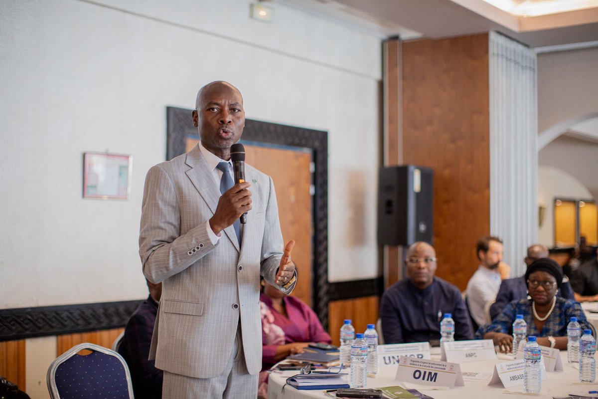 UN_Togo's tweet photo. Le Plan de réponse est le résultat d’une immersion profonde dans les réalités du terrain, une analyse multisectorielle rigoureuse sous le leadership du Coordonnateur Général du #PURS pour Protéger 151000 personnes, Assister 430000 personnes, Bâtir la résilience. #AveclesRefugiés https://t.co/hmQ4DihGvI