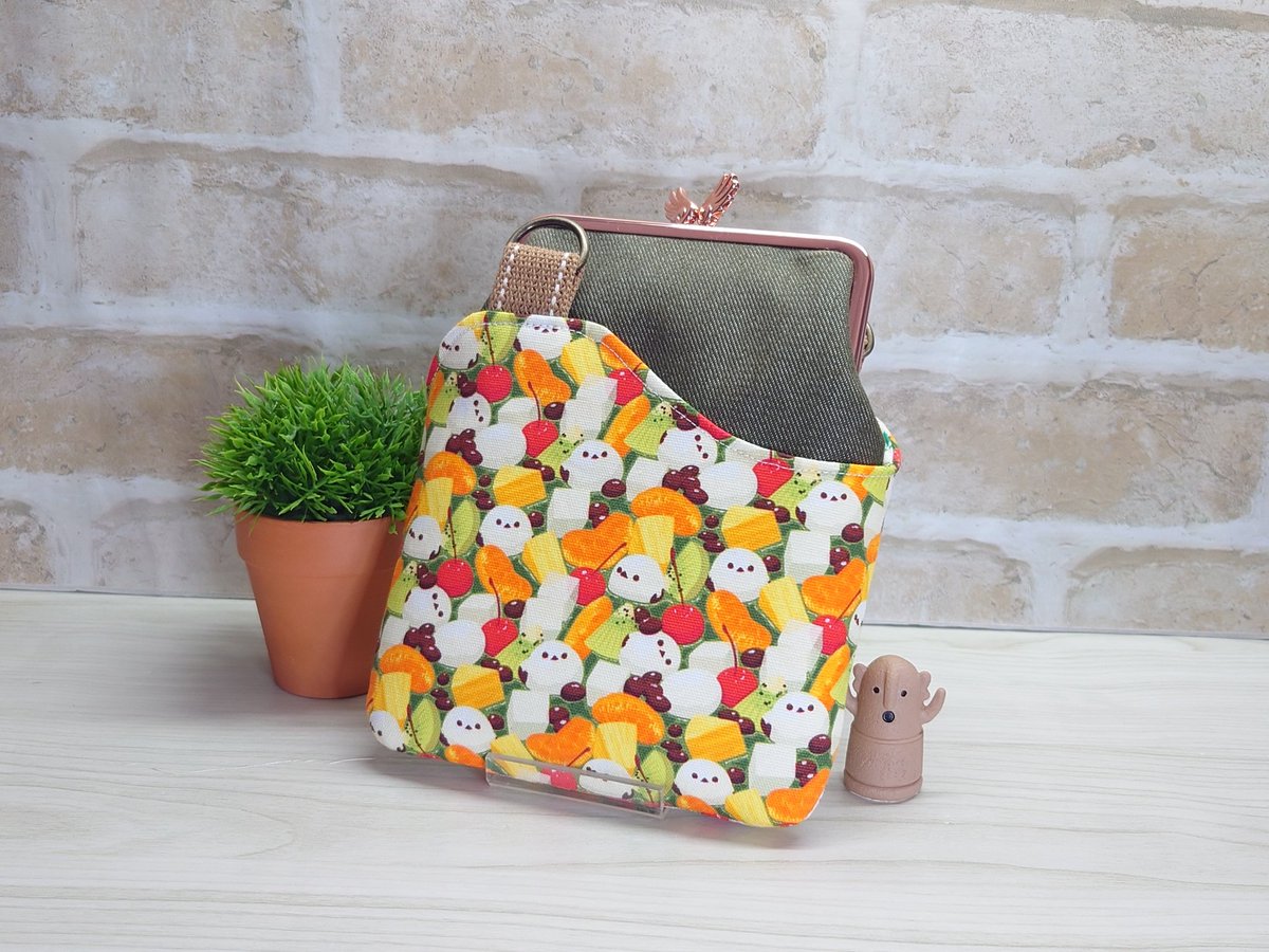 天使の羽サコッシュがま口👜 柄:シマエナガ 12センチの口金使用の