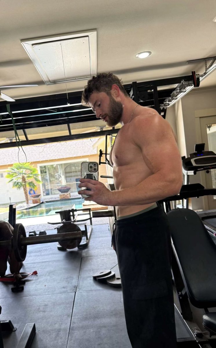 Luke tweet media
