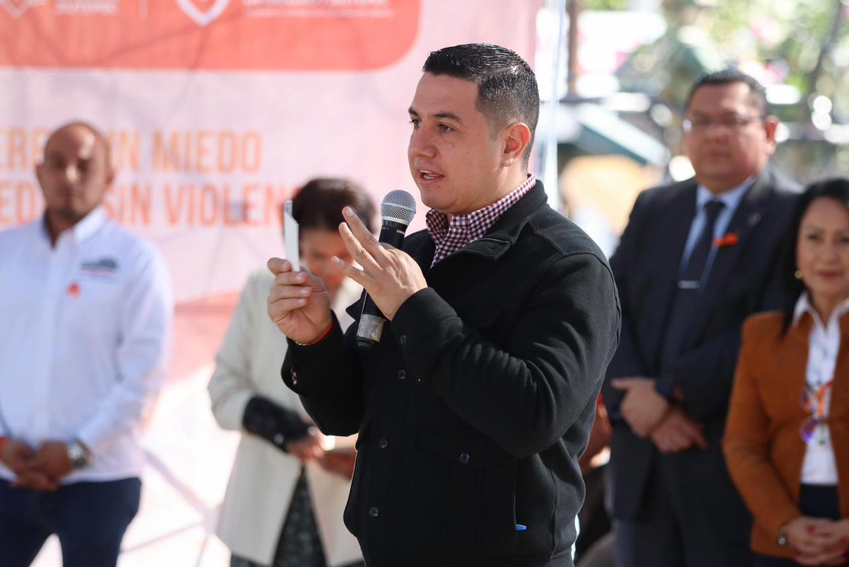 RadioFormulaMor's tweet image. #25M En el poblado de Tejalpa, la presidenta del DIF Jiutepec, Liliana Alanís, encabezó la jornada “Mujeres Sin Miedo, Sociedad Sin Violencia” para empoderar a las mujeres. 💕

El evento contó con talleres, activación física, módulos de información y atención a víctimas. ✅