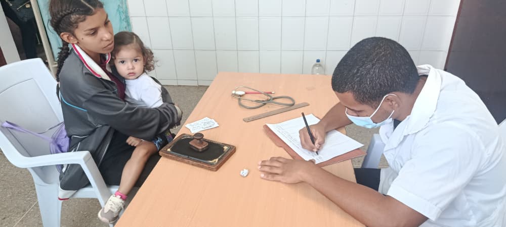 jaur85707's tweet photo. La medicina cubana🩺🧑‍⚕️🇨🇺, Orgullo de nuestra tierra, bata blanca con corazón gigante. ¡Gracias por salvar vidas dentro y fuera de Cuba!.#CubaCoopera 
#CubaEstáFirme 
#CubaVencerá 
#CubaNoEstáSola 
@cubacooperaven  @BMC_TRUJILLO  @jaur85707 https://t.co/ZsRVP1HR1b