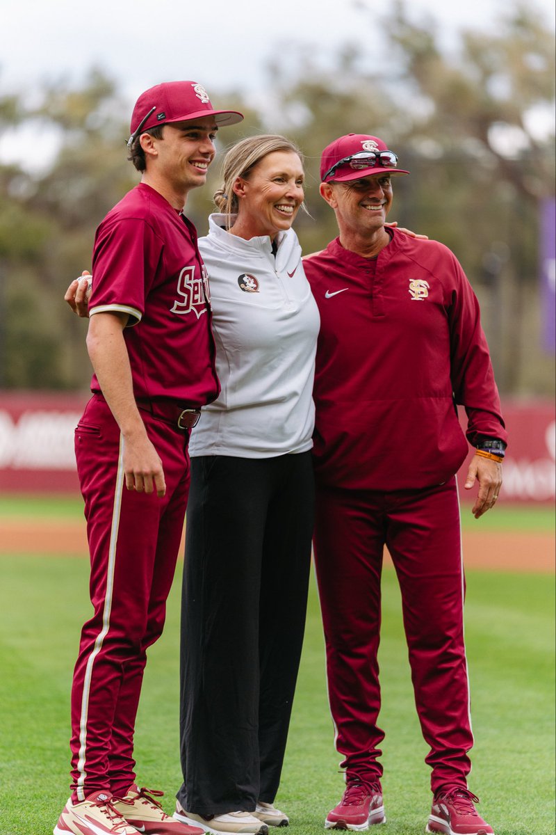 FSU_BeachVB's tweet photo. Coach Brooke x @FSUBaseball makes for a great night ⚾️

#SandyNoles | #OneTribe https://t.co/lwTAaEZKBu