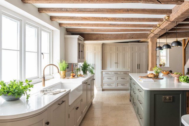 staceywyeth's tweet photo. Kitchen With Clever Storage in a 16th-Century Space https://t.co/fNyxlvxvUG https://t.co/FQdazWU6iH