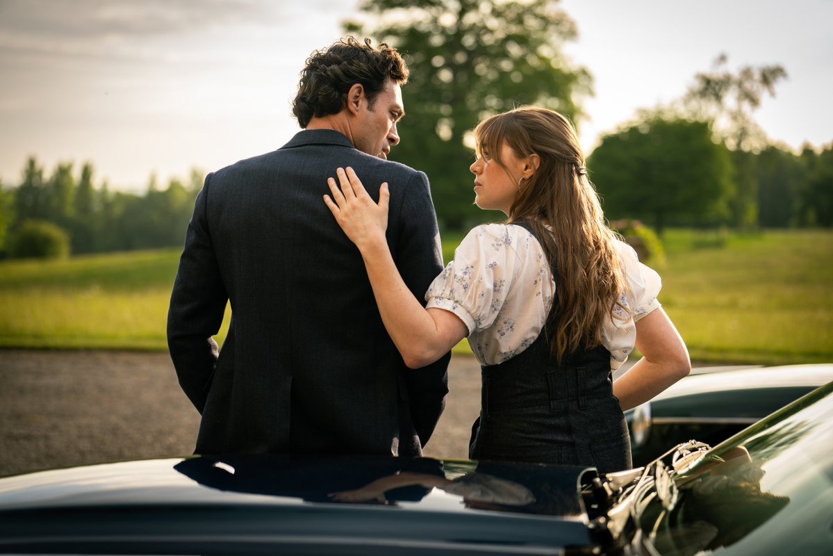 The full picture with no marks: