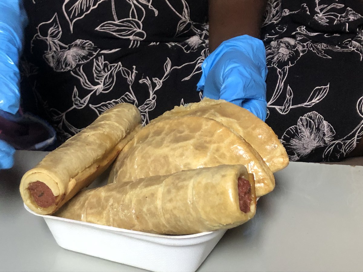 AdenikeVer50272's tweet photo. Day 18 of posting what i love doing till pharos tge. 
 Flakky and yummy pie/sausage from the kitchen of your celebrity pharos chef 👩‍🍳. 
#Pretge
#Premainnet
#Pharos
#Web3entrepreneur https://t.co/mxIzGAOMkO