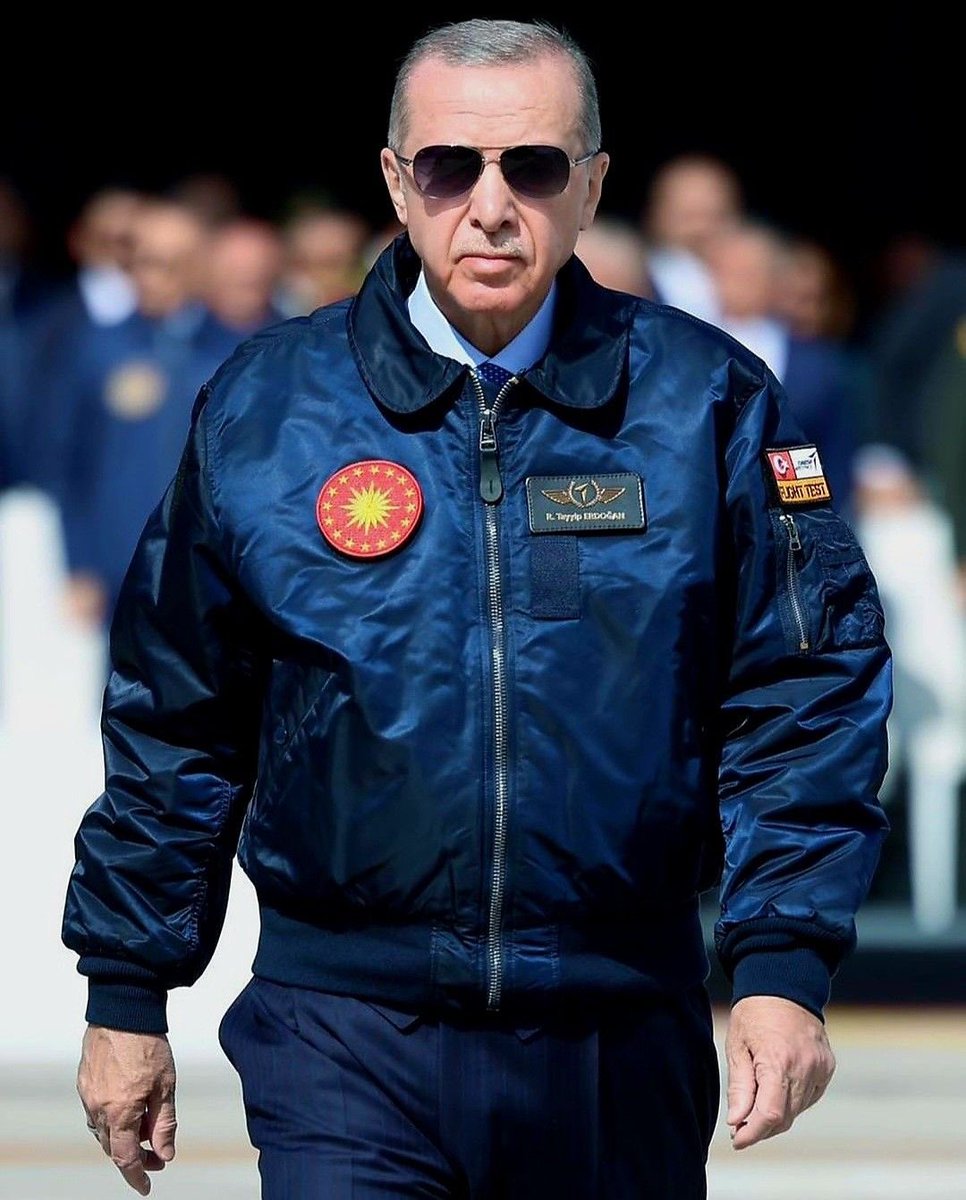 seherte's tweet photo. Bir ömür düşün ki; makamla değil,milletle anlam bulmuş. Zor zamanda siper, karanlıkta umut olmuş.
72 yıl… Her yılı mücadele,her günü hizmet.
Dualarımız seninle Uzun Adam. Rabbim sağlıklı, hayırlı ve uzun ömürler nasip etsin
İyi ki doğdun Reis❤️ #NiceYillaraReis @RTErdogan https://t.co/e1sVpEIsT6