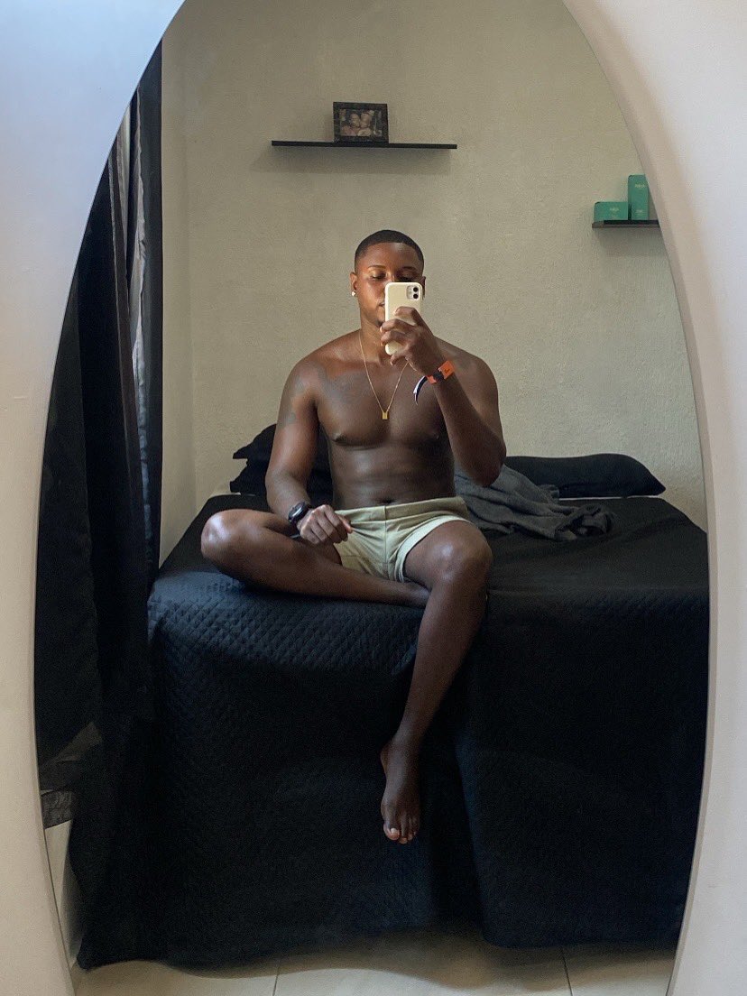 EuGeremia's tweet photo. Algum dia do carnaval de ressaca.🥴 https://t.co/D8vTzpiGVE