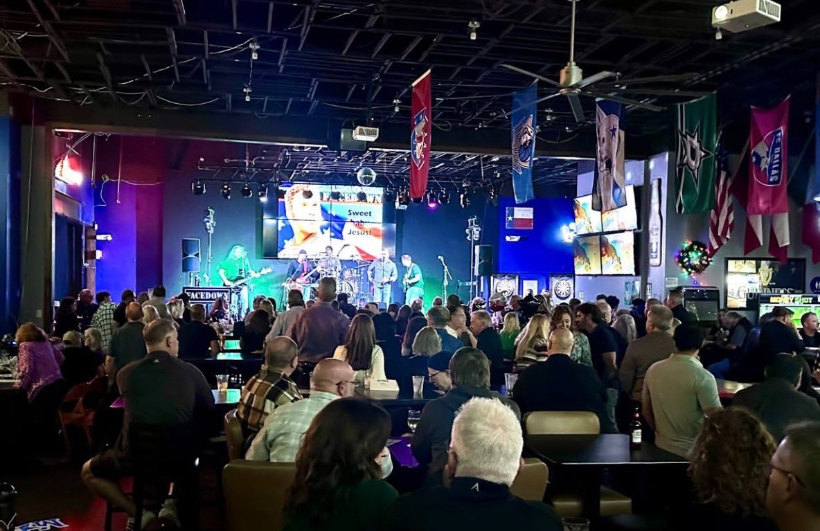 TheMAVERICKBar's tweet photo. LIVE MUSIC! This weekend at The Maverick! Friday 2/27 is GoodnGone! Saturday 2/28 is the return of FaceDown! https://t.co/QBZ7wix13X