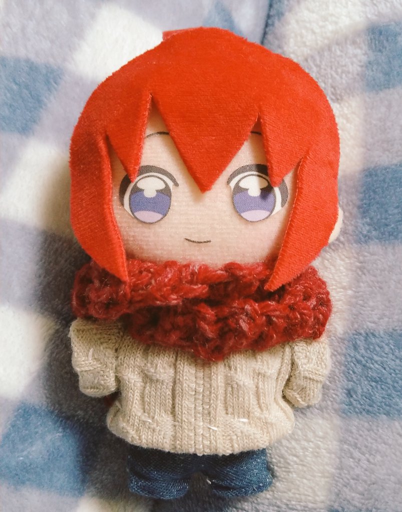 ぬいちゃんに服作った💮
上のニットのやつ！人間の靴下から作れてかわいい💮💯

マフラーは友ちゃからの贈り物ー！💖✨きゃわわ🧣