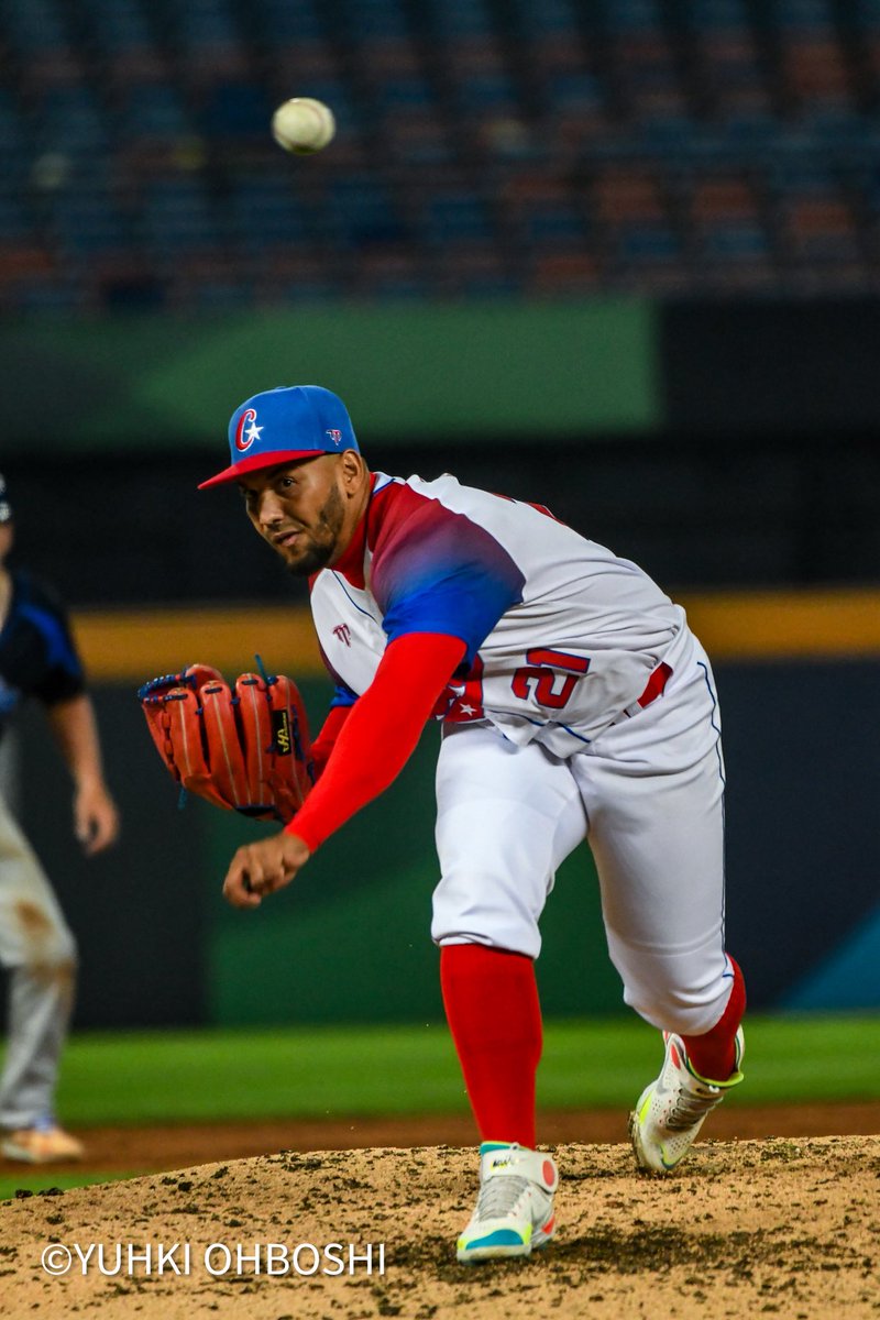 WBCからの通達により、キューバ代表は第ダビエル・ウルタードとナイケル・クルーズの両投手を登録できないことが判明。投手陣の一角を担う存在として期待されていただけにチームにとって痛手。ロースター再編へ。
