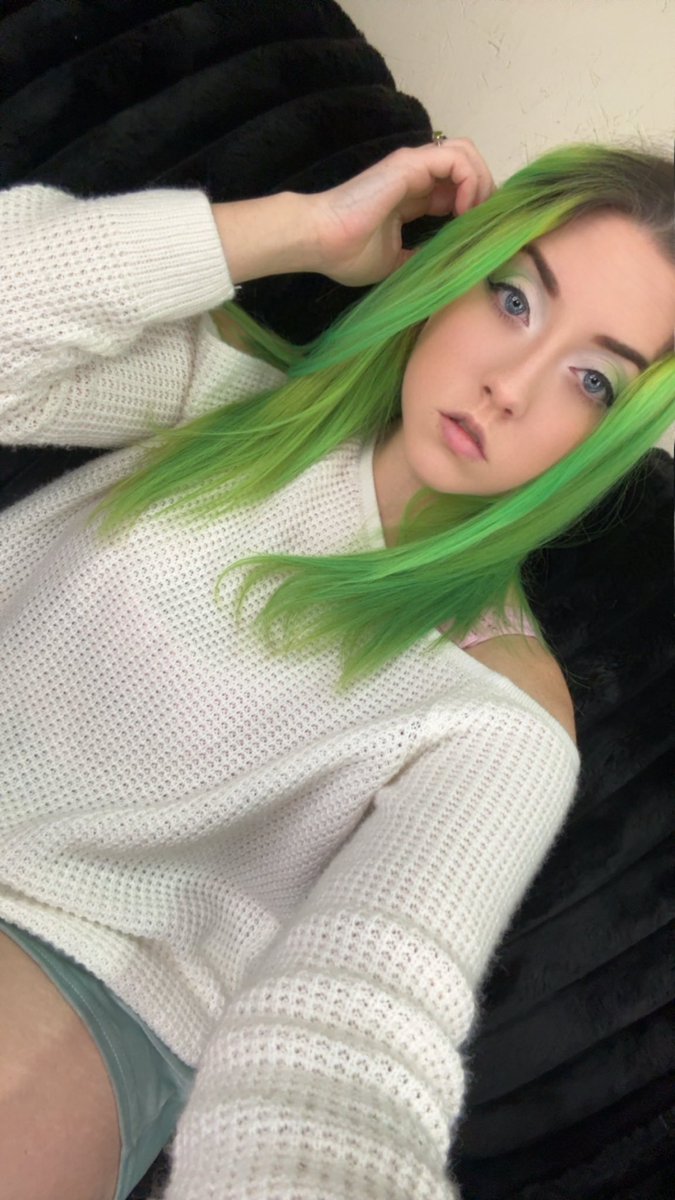 ivyte_mptress's tweet photo. Vote for me in booty😘 it’s a full pic of me nude 💚💋 https://t.co/h1JU70HAEH https://t.co/8BsxA0jM9x