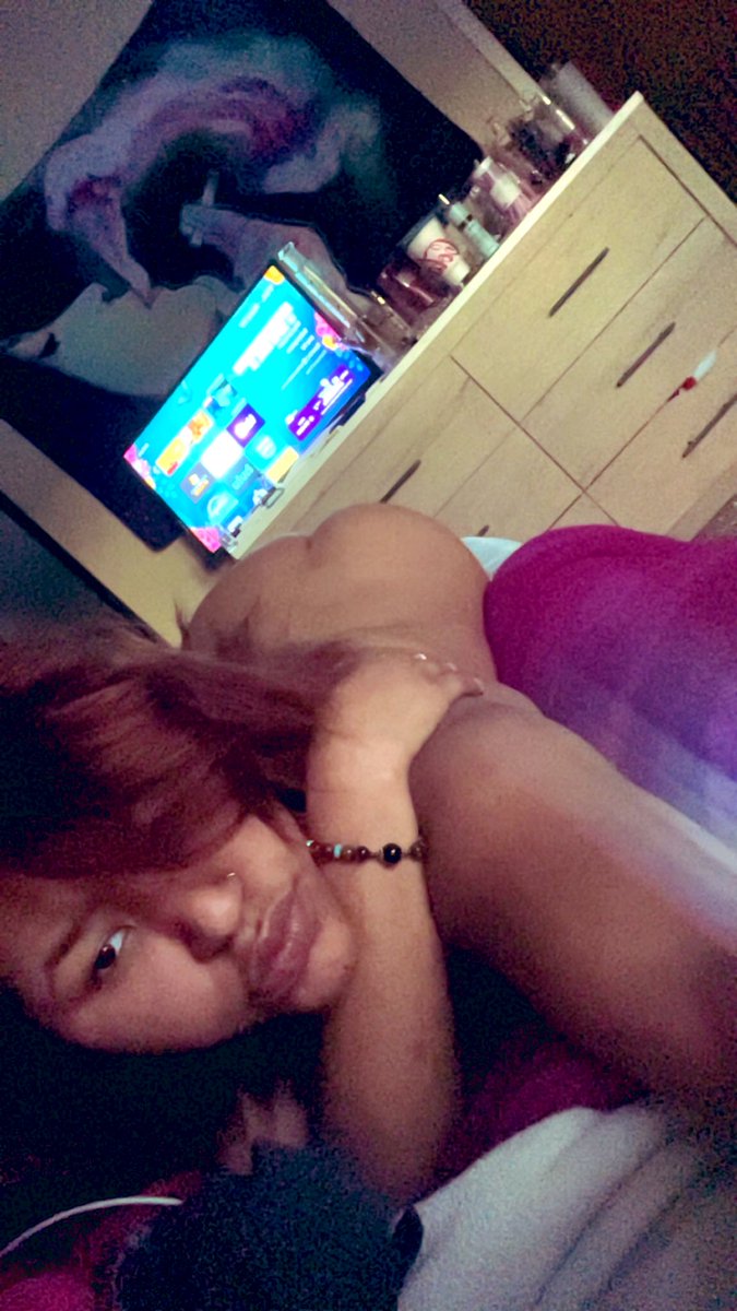 miamidaix's tweet photo. #onlyfans #thicc #illmakeucum lil preview for show tonight 😘😩 https://t.co/aVNvx7iKck