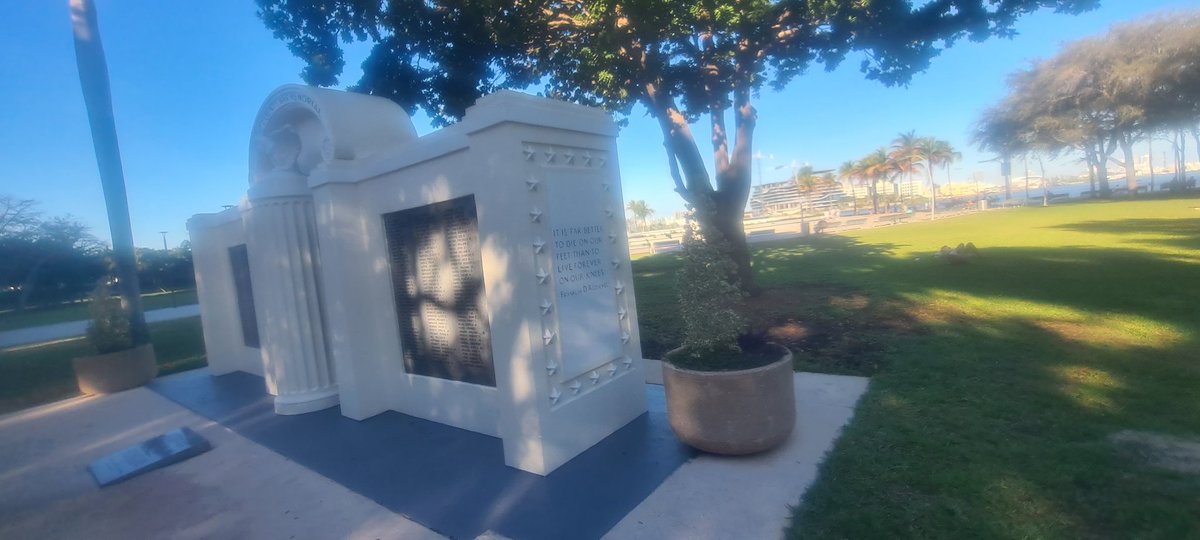 groenbar's tweet photo. At this place  President-elect Franklin D. Roosevelt survived an assassination attempt in Miami. Five shots were fired on February 15, 1933.
When fatal, how would have been the course of history? 
#miami #murderattempt #FDR #presidentRoosevelt #WW2 #UShistory https://t.co/pcxqZKo3BM