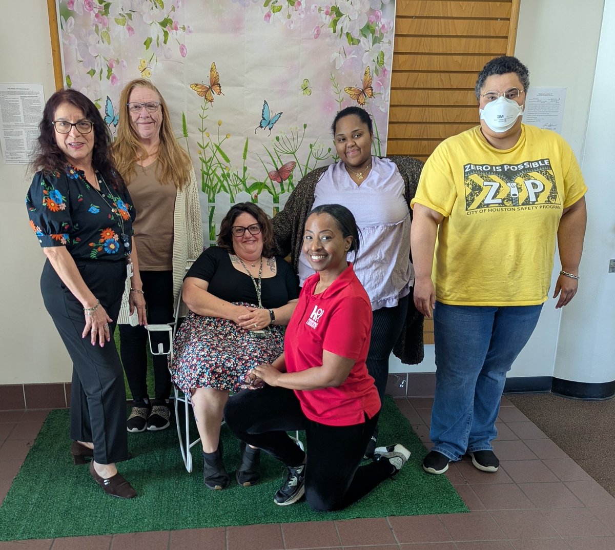 houstonlibrary's tweet photo. Park Place Regional Library says that their customers find the library welcoming. Tell us about your experience at this library in the comments.  #LibraryLoversMonth #ILoveHPL https://t.co/9h1V7bH6HA