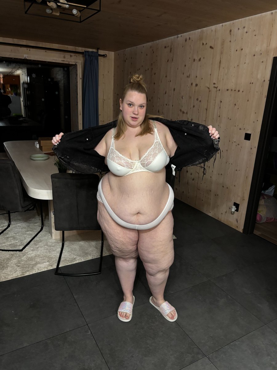 Bootyass Girl tweet media