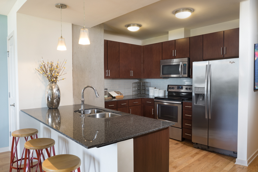 💗 Love starts in the kitchen. Tour SkyHouse Austin Apartments and see why our kitchens are easy to fall for this February.
#apartmentliving #HomeInspiration #ApartmentGoals #SPGCommunity
simpsonpropertygroup.com/apartments/aus…