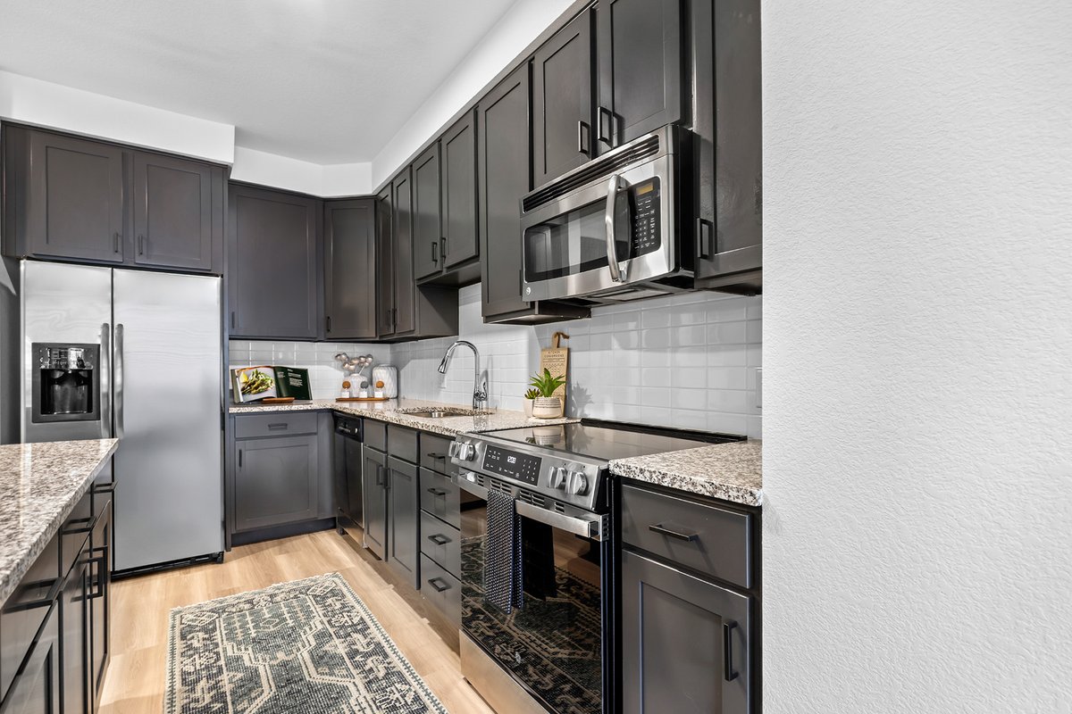 BatteryOnBlake's tweet photo. 💗 Love starts in the kitchen. Tour The Battery on Blake Street and see why our kitchens are easy to fall for this February.
#apartmentliving #HomeInspiration #ApartmentGoals #SPGCommunity
https://t.co/MPlHSeceCg https://t.co/e8fxuLpUlJ