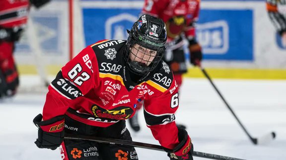 HockeyMaritime's tweet photo. Sarah Bujold buried the game-winning goal on the powerplay as Lulea defeated Skelleftea 3-1 in the SDHL🇸🇪.
The Riverview, NB native hit double digits in the goal department for the first time since 2022-23 in the PHF with the Metropolitan Riveters.
#HockeyX #SDHL #Bujold #NewBrunswick