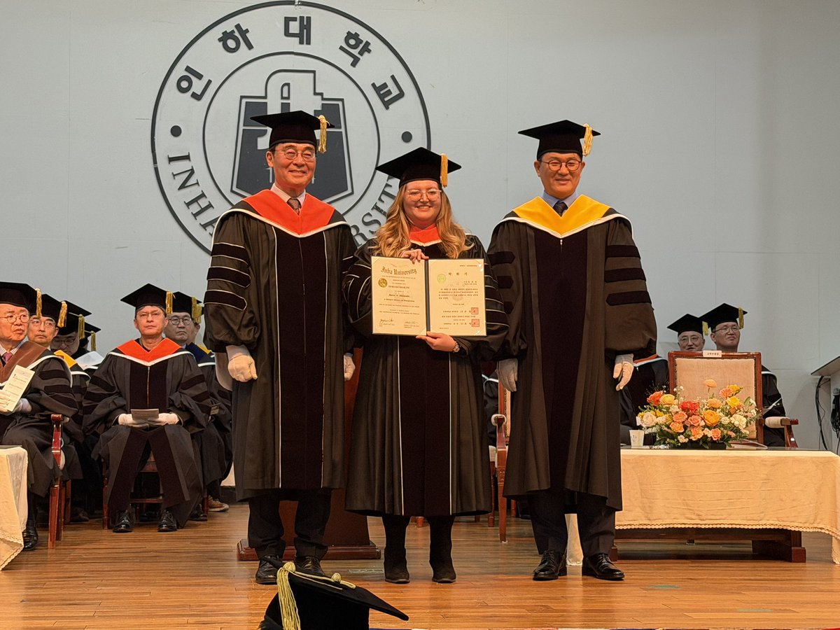 저 진짜 졸업해서 딜라라 박사님 됐습니다!!! 🎓🥹✨ 

<a href="/JYHeffect/">정용화</a> <a href="/official_CNBLUE/">CNBLUE</a>
