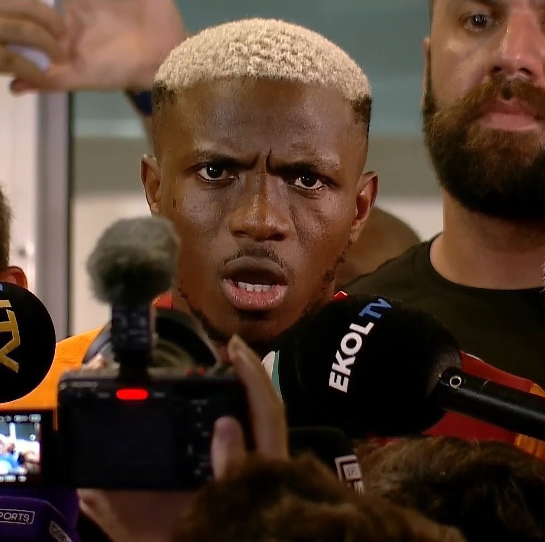 Maç başında savunmada kritik müdahaleyi yapan oydu. Maç sonunda, kornerde ön direkte topu uzaklaştıran oydu. Herkesin mental olarak dağıldığı anlarda sahneye çıkıp turu getiren golü atan yine o oldu. 90 dakika sonunda sahadaki amatör görüntüye en net tepkiyi koyan isim yine o