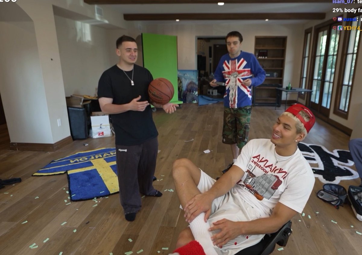 Laiys updates tweet media