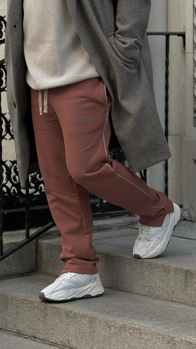 Stay rooted. Stay evolving. Stay elevated.
The man who knows his purpose never needs validation — his presence speaks.
#luxurystreetwearbrand #mensfashionpost