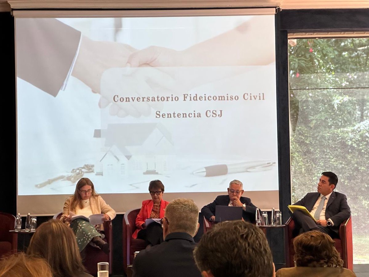 Supernotariado's tweet image. #Gestión | Participamos en el ‘Conversatorio sobre el Fideicomiso Civil’, en el marco del análisis de la Sentencia SC2119-2025 🇨🇴

Seguimos fortaleciendo las competencias jurídicas del notariado para brindar un servicio sólido, preciso y confiable, en articulación con la academia
