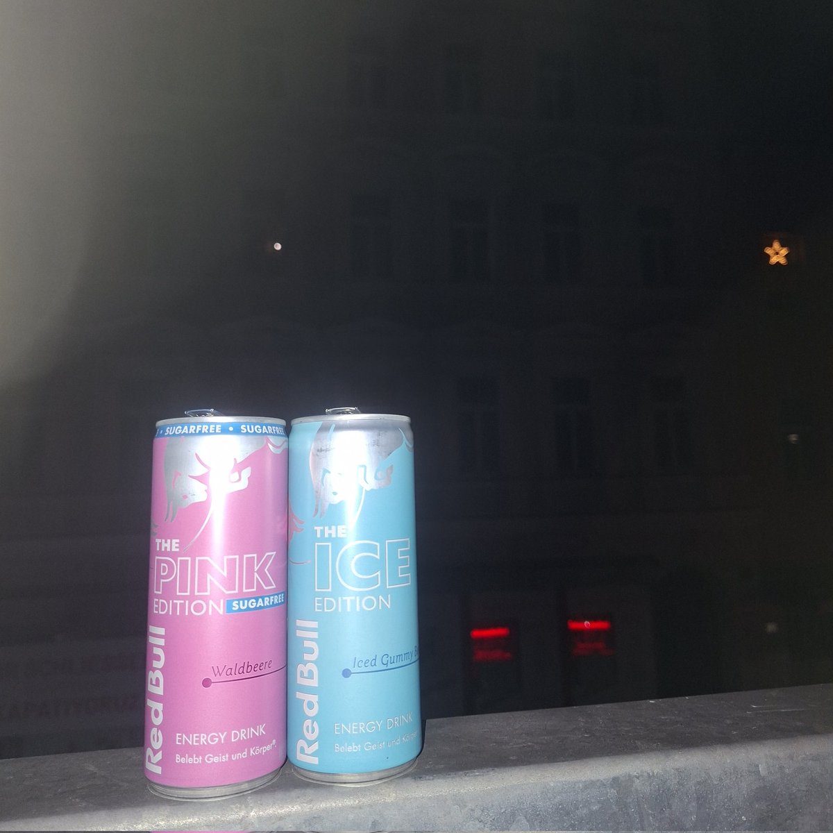 kissyearly's tweet photo. anyway pink and blue redbulls #pinkandblueforever https://t.co/puYShAOtuX