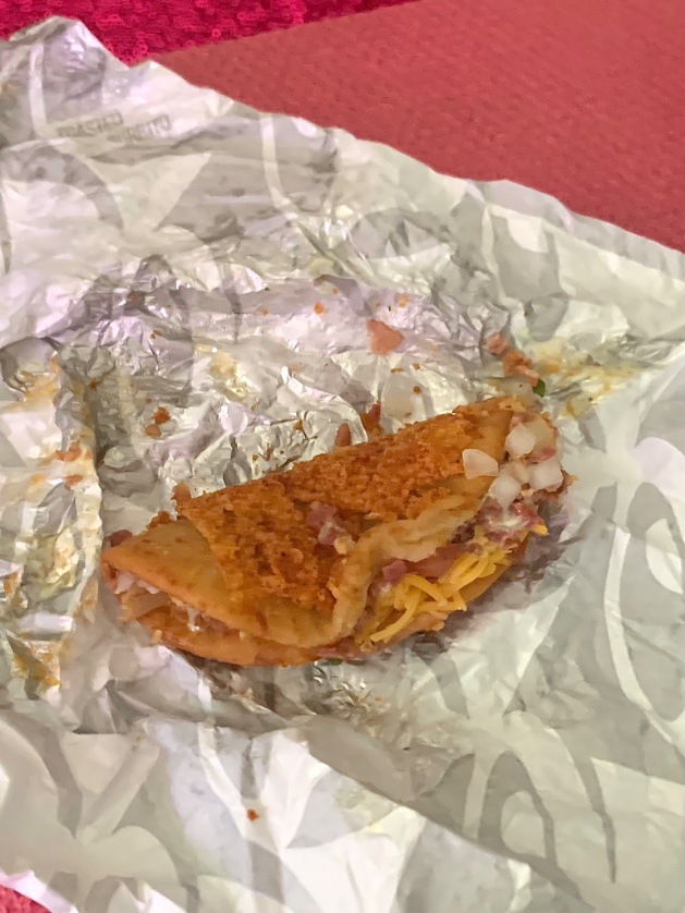 ignore the bad lighting, i was having a moment with my chicken bacon ranch masterpiece from <a href="/tacobell/">Taco Bell</a> she is the moment, she is a star! 🌟 #Foodie #YummyYummyYummy