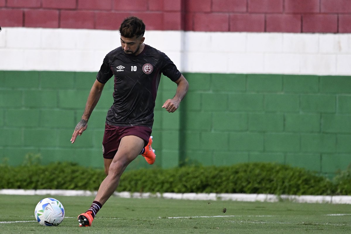 Entrenamiento vespertino para cerrar la preparación del partido de mañana 🇱🇻👊

📍 Fluminense Football Club