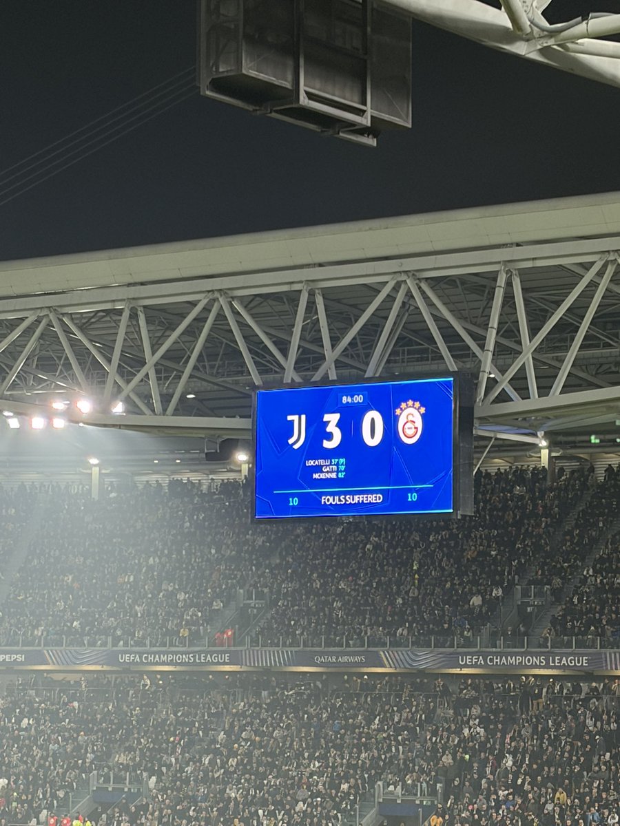 Dio solo sa come sarebbe finita in 11 e senza il suicidio dell’andata.
Però grazie, perché abbiamo bisogno di sapervi vivi.