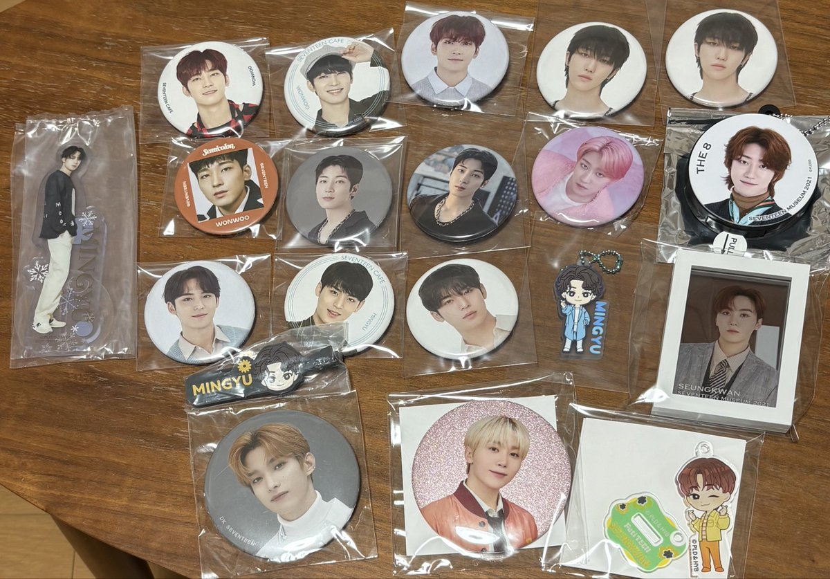 SEVENTEEN トレカ セブチ 交換 買取 CXM DXS 過去 譲 缶バッチ等の