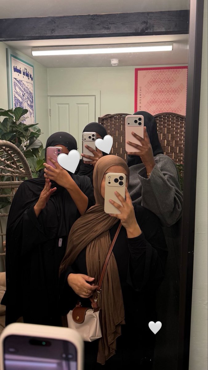 Iftar with the girlies 🤍