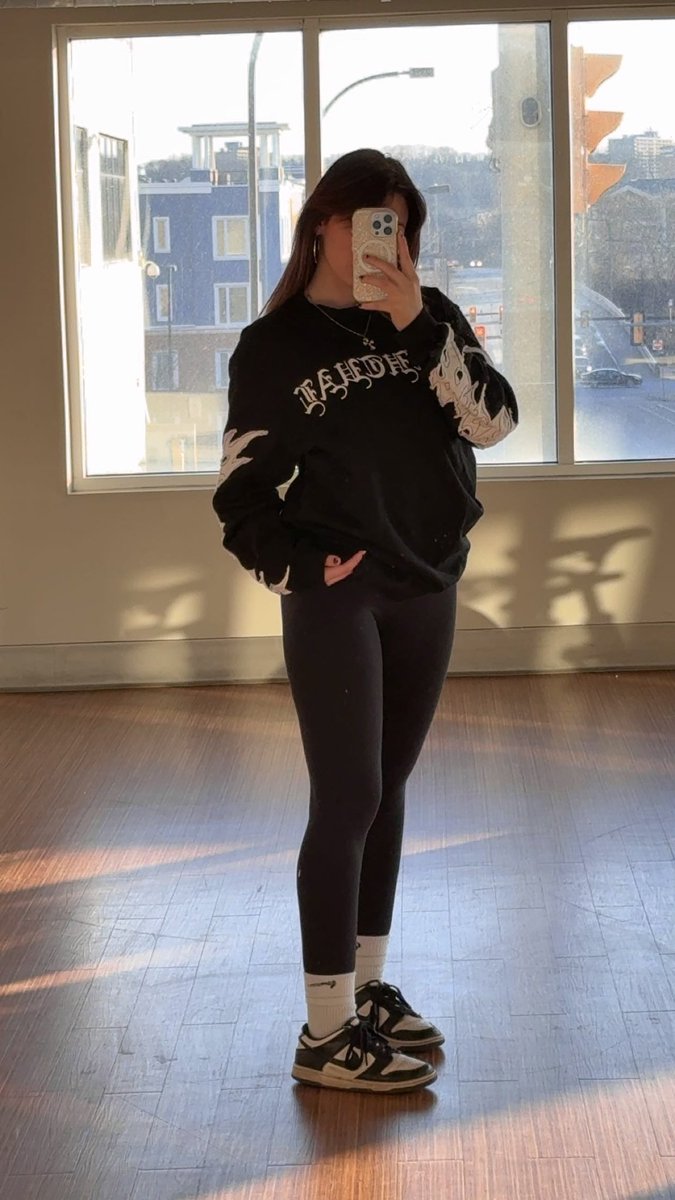 blossombeams's tweet photo. Hey guys! Look at this…

CREWNECK! It’s a perfect fit for those who love an alternative look! The quality is amazing, it’s on the thicker side so you’ll stay warm! I mean where can you really go wrong!

Check out Richtual on instagram if interested!! 🌸

https://t.co/7UzmgW7rbd https://t.co/aux85pvaMC