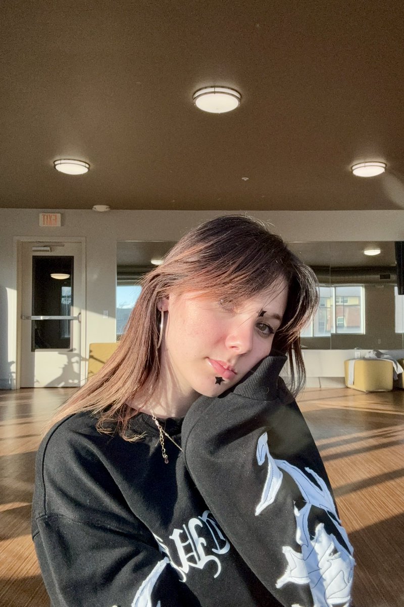 blossombeams's tweet photo. Hey guys! Look at this…

CREWNECK! It’s a perfect fit for those who love an alternative look! The quality is amazing, it’s on the thicker side so you’ll stay warm! I mean where can you really go wrong!

Check out Richtual on instagram if interested!! 🌸

https://t.co/7UzmgW7rbd https://t.co/aux85pvaMC