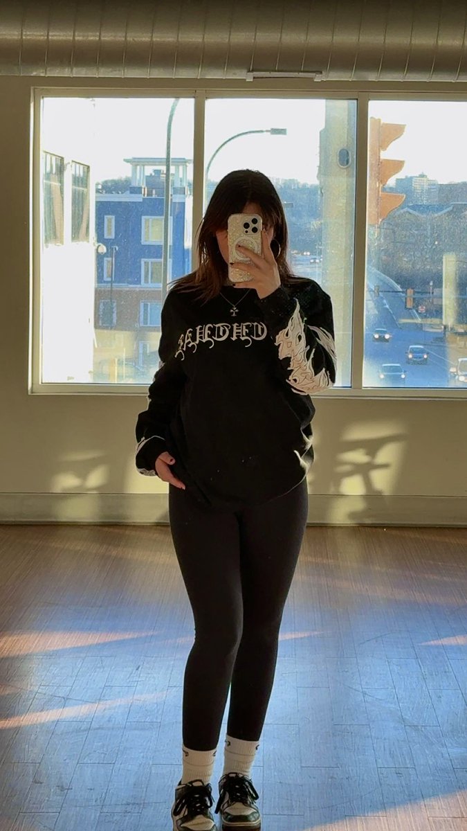 blossombeams's tweet photo. Hey guys! Look at this…

CREWNECK! It’s a perfect fit for those who love an alternative look! The quality is amazing, it’s on the thicker side so you’ll stay warm! I mean where can you really go wrong!

Check out Richtual on instagram if interested!! 🌸

https://t.co/7UzmgW7rbd https://t.co/aux85pvaMC