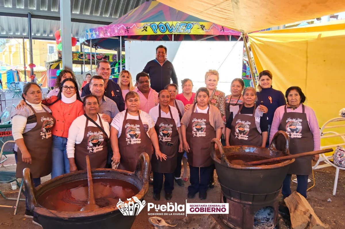 En el marco de la 1ª Feria del Mole en San Sebastián de Aparicio 🍗, la subsecretaria de Desarrollo Político <a href="/MerloIsabel/">Isabel Merlo</a> acudió en representación del secretario General de Gobierno, <a href="/FrancoR01/">Franco Rodríguez</a>, acompañada por el director de Gobernabilidad, <a href="/lalosteffanoni/">Eduardo Steffanoni V</a>.

Durante la