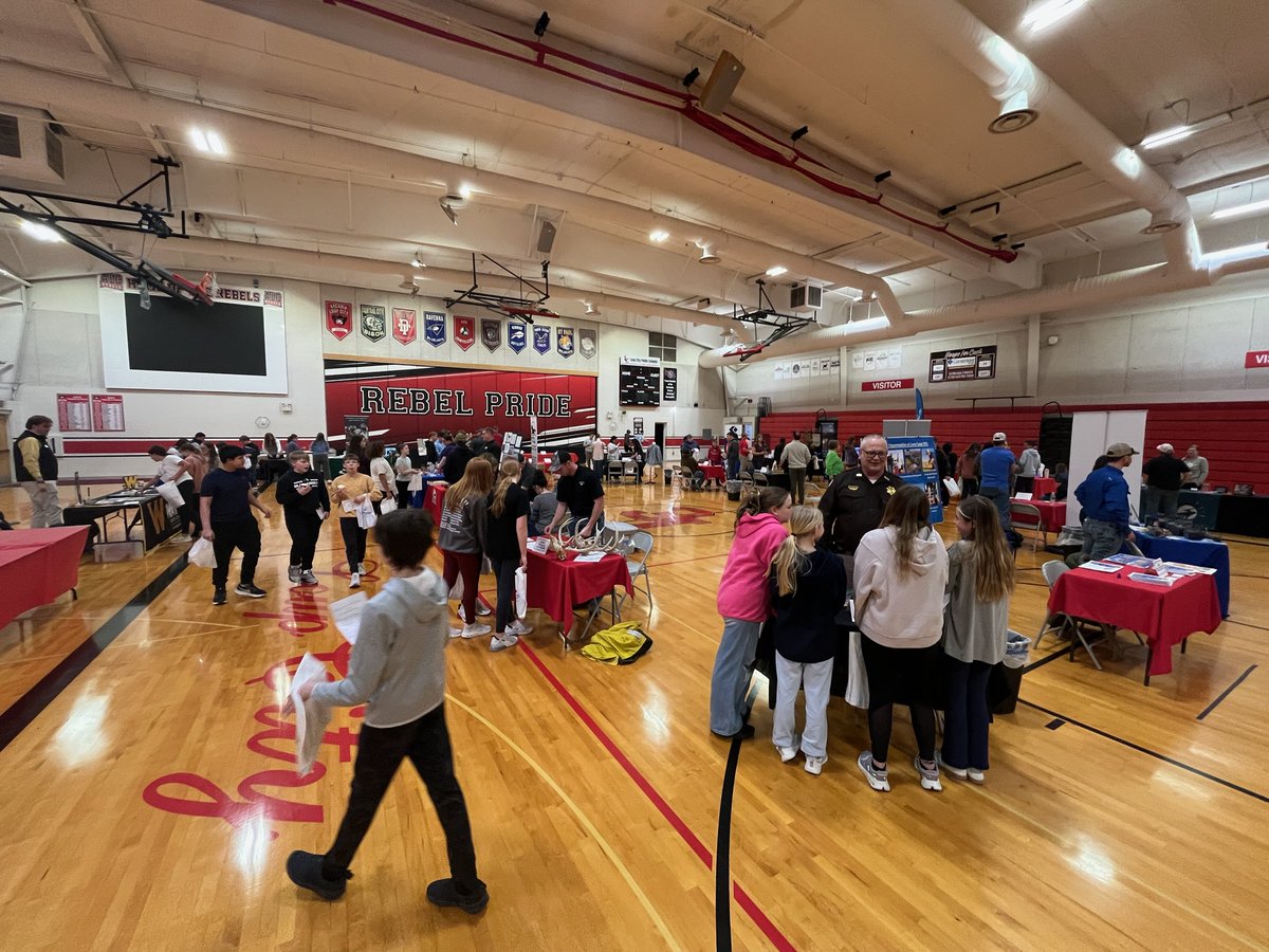 LowerLoupNRD's tweet photo. Information &amp; Education Coordinator Alan Bartels dropped by the Career Fair@ Loup City Public School today. Nearly 200 students from Loup City &amp; Arcadia schools were there.Alan enjoys educating the district's residents about the work of the Lower Loup NRD and NRDs statewide. https://t.co/MEZQPs1v18