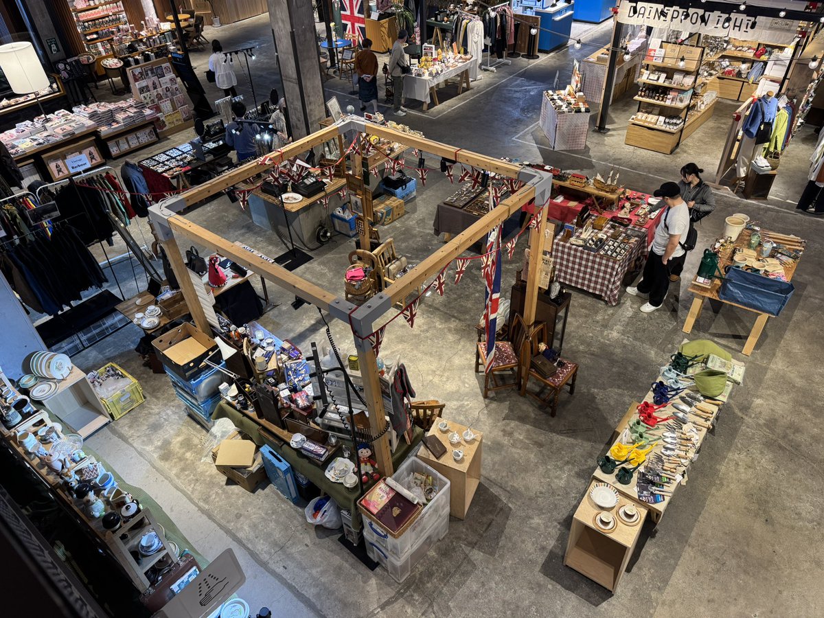 昨日から高知蔦屋英国展が始まりました。３月３日まで！