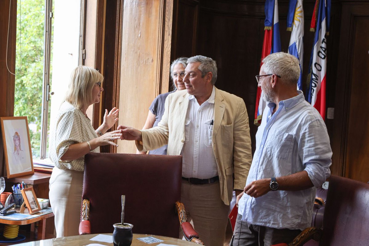 Avanzando con Ministra  <a href="/LustembergC/">Cristina Lustemberg</a> en el análisis de incorporar en el Fonasa a los funcionarios de la Intendencia de Florida. También repasamos convenios en marcha y la inminente coordinación de intercambio de historias clínicas con Asse local <a href="/FloridaIDF/">Intendencia de Florida</a> <a href="/arielpisano1/">ariel pisano</a>