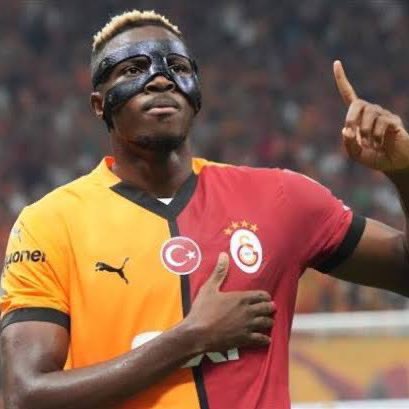 Osimhen: "Galatasaray taraftarına çok teşekkür ediyorum. En zor anlarda bile sürekli yanımızdaydı. Bu mutluluğu sürekli hak ediyorlar. Gerideyken bile desteklediler. 

Onlar sayesinde tur atladık. Çok teşekkürler Galatasaray taraftarı."