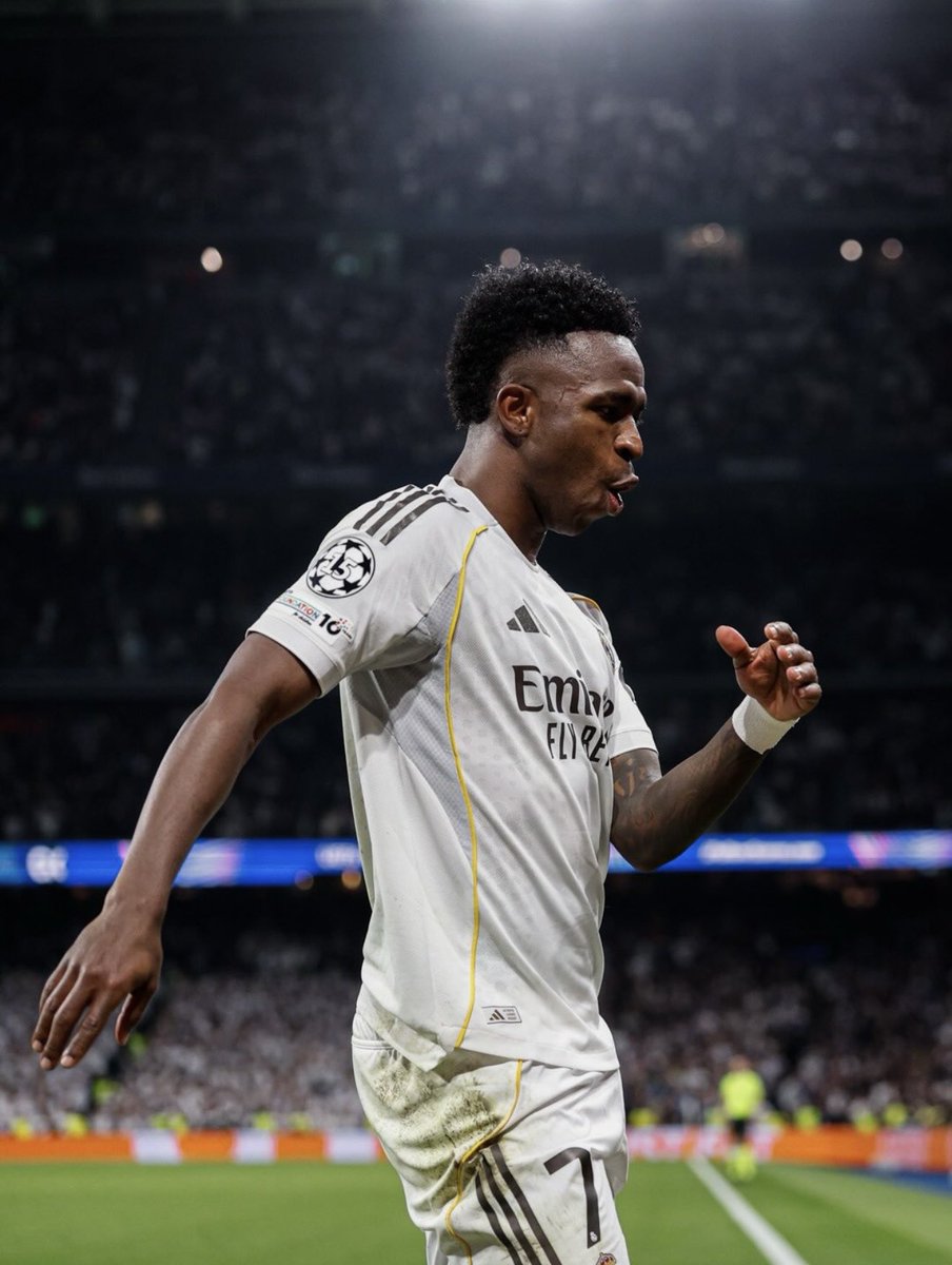 Recorde! Com o gol de hoje, Vini Jr se tornou o brasileiro com mais gols na história do mata-mata da Champions League.

RANKING:
1. Vini Jr (14)
2. Neymar (13)
3. Kaká (11)

🗞️ <a href="/DataFutebol/">DataFut</a> 
📸 Real Madrid