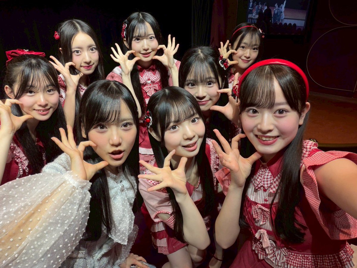 昨日は@HmvBooksShibuya さんにてグループ握手会、AKB48劇場にて個別